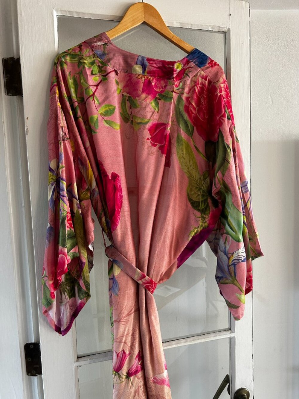 Powder Botanicals Kimono Robe - Picture 5 of 5